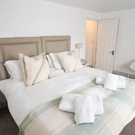 Franks, Cowes - Sleeps 4 - 2 Bed - 2 Bath - Central Location Экстерьер фото
