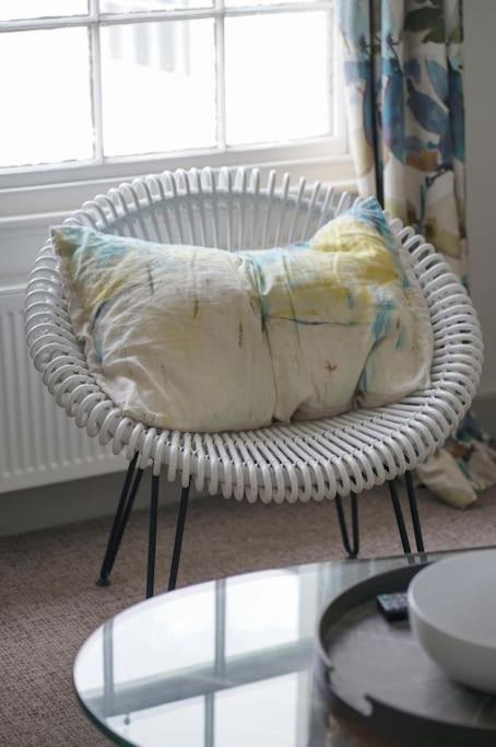 Apartment Franks, Cowes - Sleeps 4 - 2 Bed - 2 Bath - Location